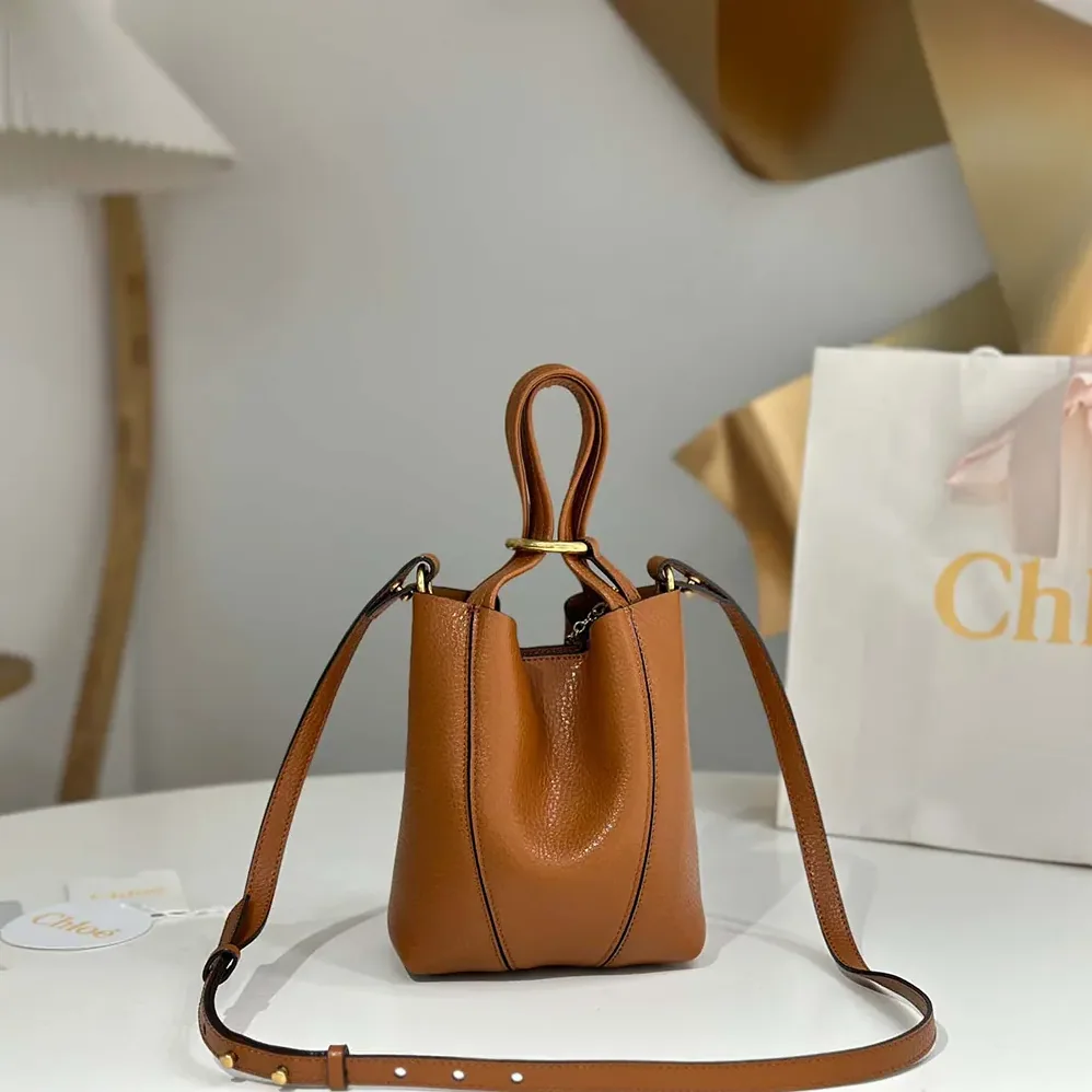 Chloe Small Chloé Spin Tote Bag in Grained Leather for Women in Brown