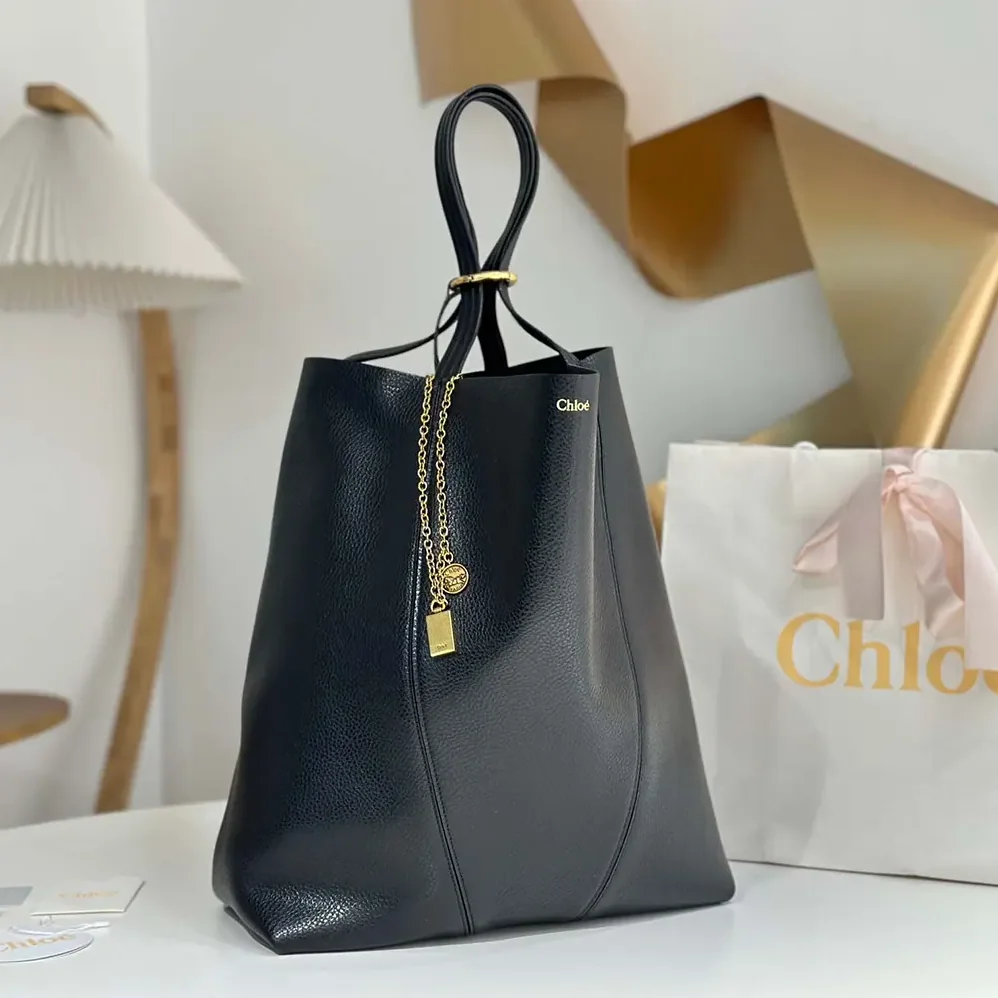 Chloe Large Chloé Spin Tote Bag in Grained Leather for Women in Black Chloe Large Chloé Spin Tote Bag in Grained Leather for Women in Black