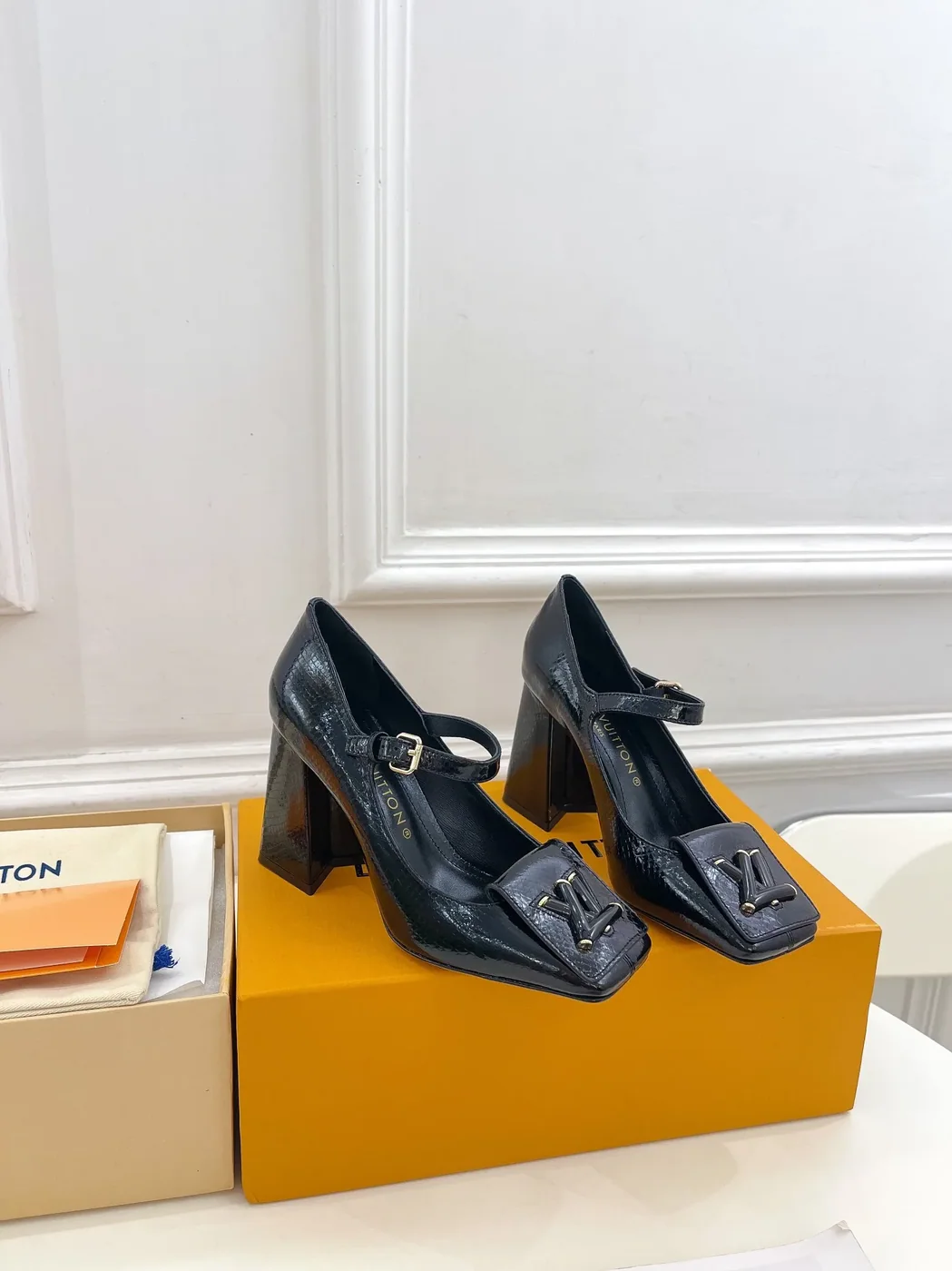 Louis Vuitton Pump Black / 1AACFK Louis Vuitton Pump Black / 1AACFK