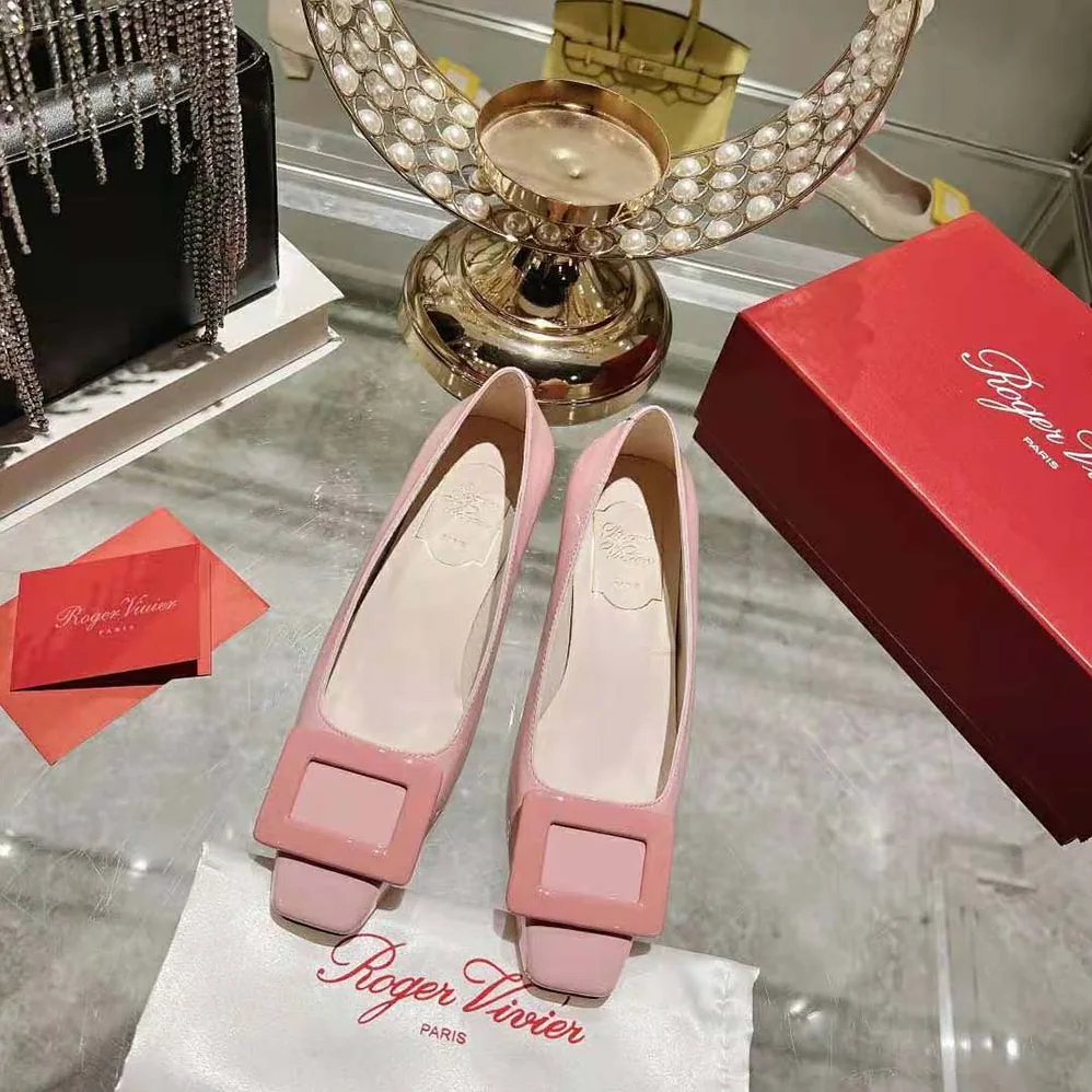 Roger Vivier Patent Leather Belle Vivier Pumps for Women in Pink Roger Vivier Patent Leather Belle Vivier Pumps for Women in Pink
