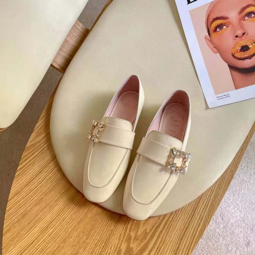 Roger Vivier Mini Broche Vivier Buckle Loafers in Patent Leather for Women in White Roger Vivier Mini Broche Vivier Buckle Loafers in Patent Leather for Women in White