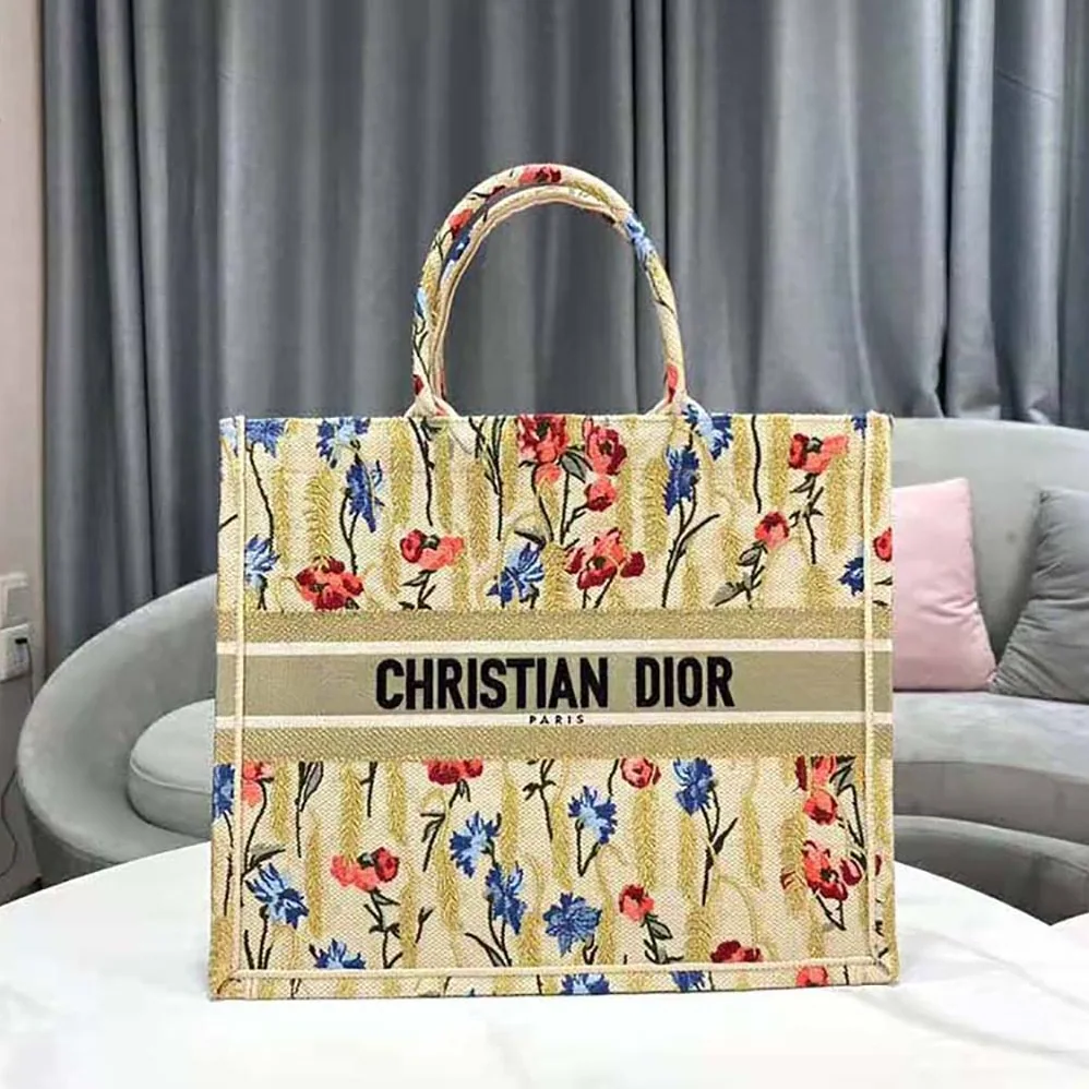 Dior Dior Book Tote Beige Dior Hibiscus Embroidery for Women Dior Dior Book Tote Beige Dior Hibiscus Embroidery for Women