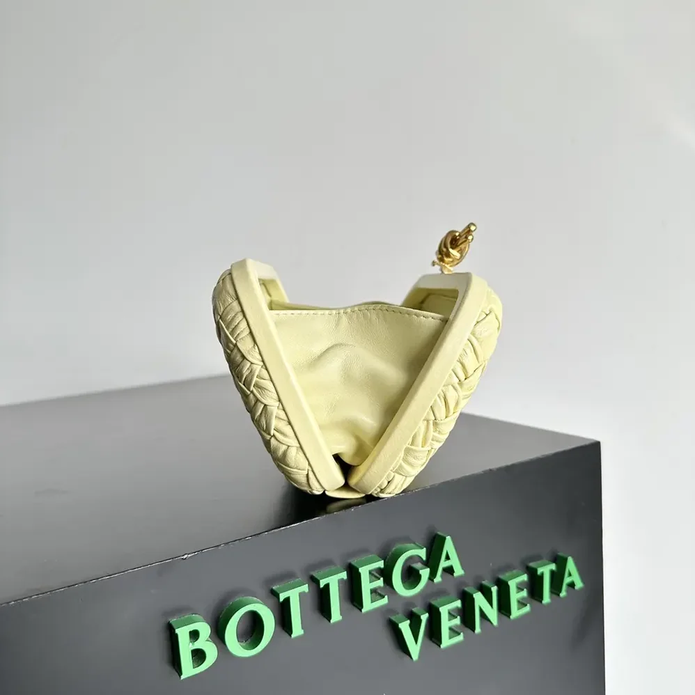 Bottega Veneta Knot Minaudière Clutch in Calfskin Leather for Women in Yellow Bottega Veneta Knot Minaudière Clutch in Calfskin Leather for Women in Yellow