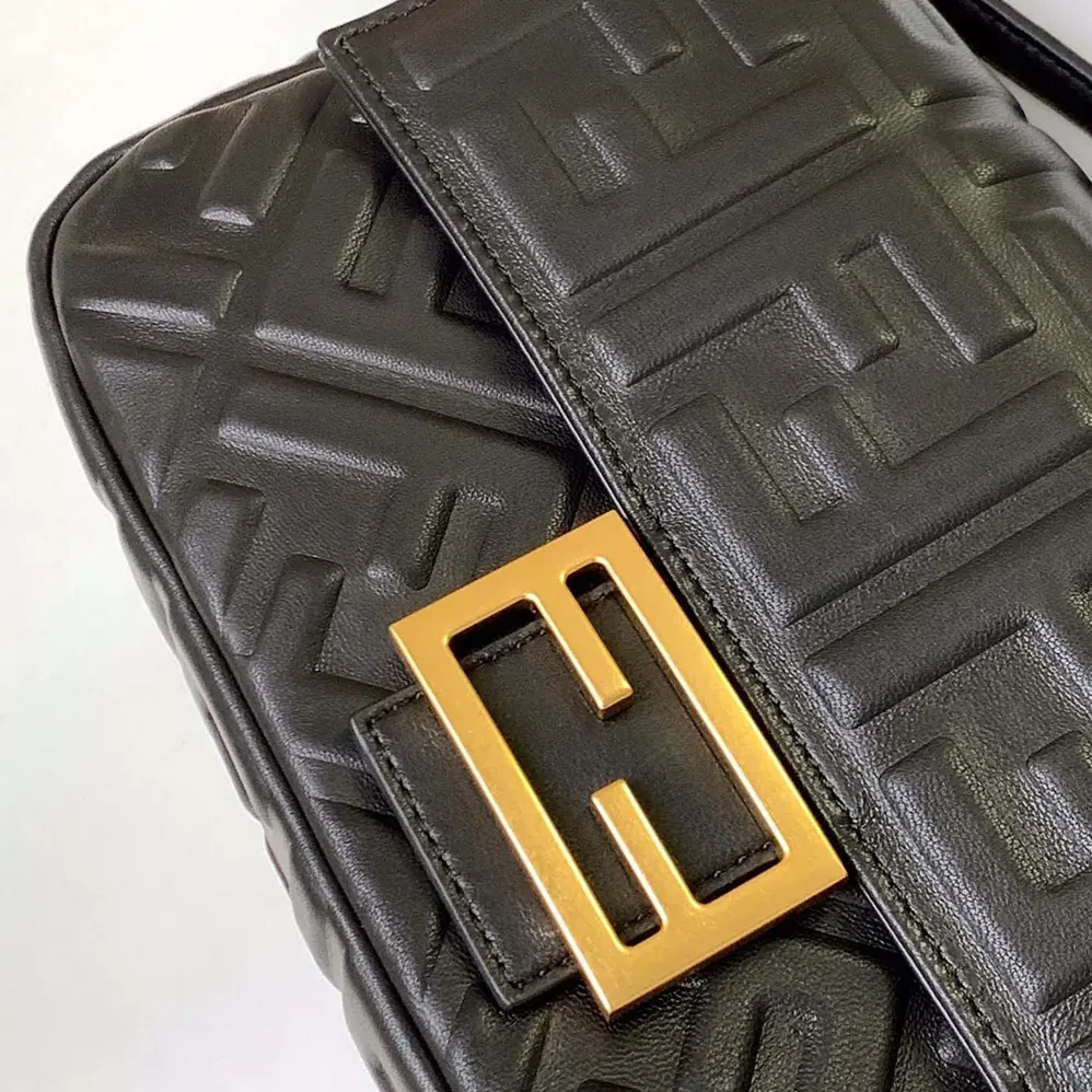 Fendi Medium Baguette Black Leather Bag for Women
