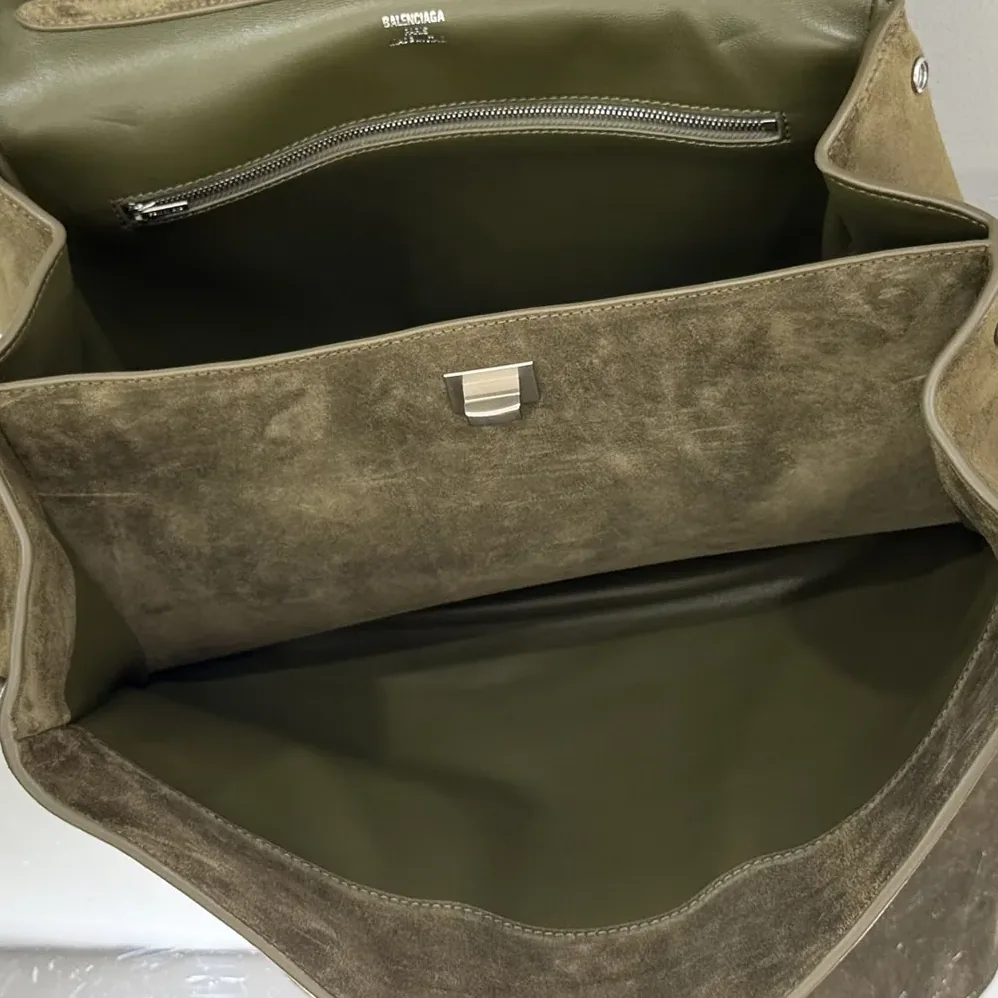 Balenciaga Rodeo Handbag Medium In Khaki Waxed Suede Calfskin And Smooth Calfskin for Women Balenciaga Rodeo Handbag Medium In Khaki Waxed Suede Calfskin And Smooth Calfskin for Women