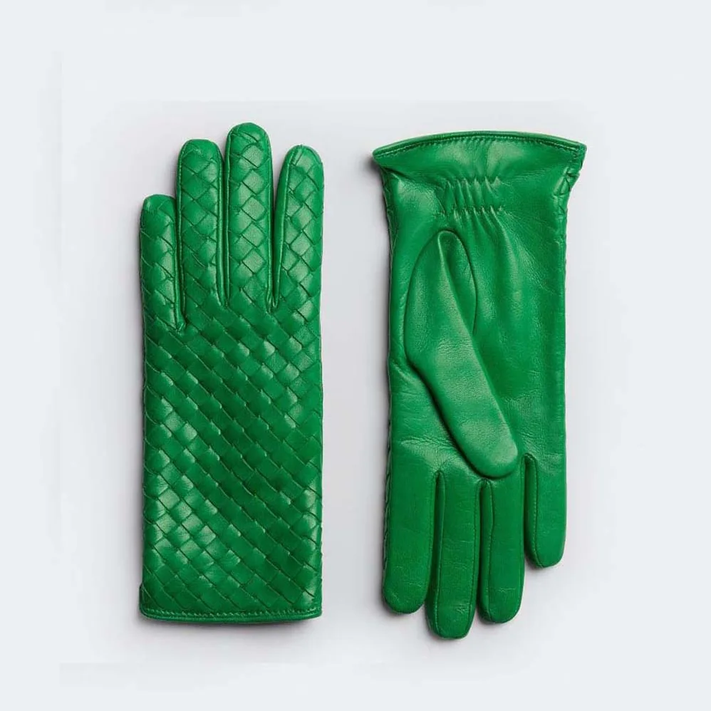 Bottega Veneta Intrecciato Leather Gloves for Women in Green Bottega Veneta Intrecciato Leather Gloves for Women in Green