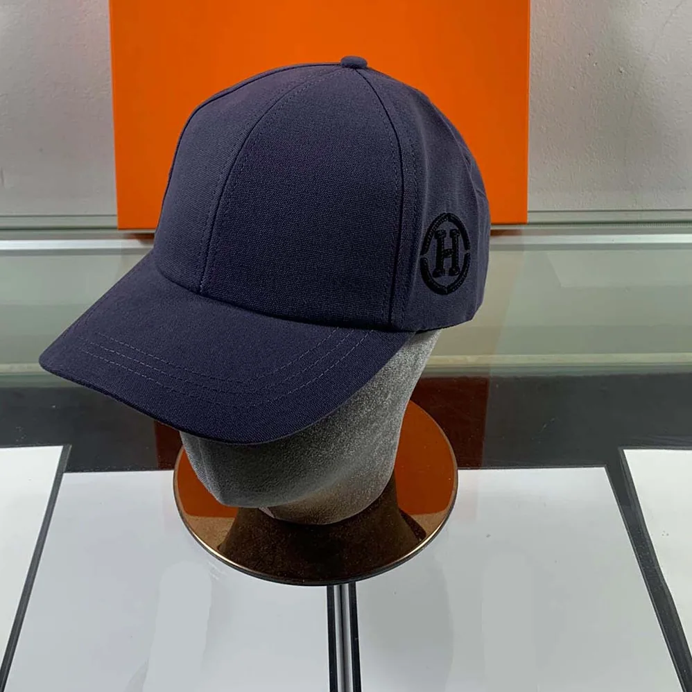 Hermes Miles H Circle Cap in Stretch Cotton for Men in Navy Hermes Miles H Circle Cap in Stretch Cotton for Men in Navy
