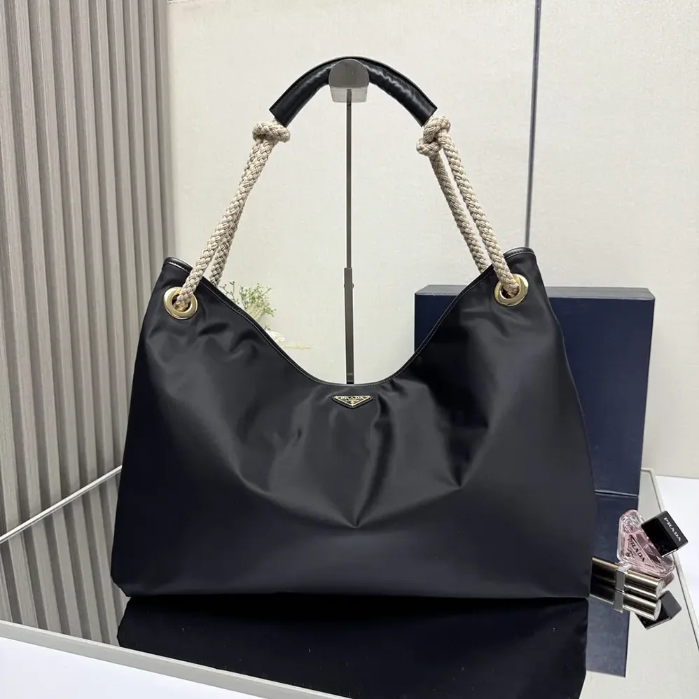 Prada Mariner Large Re-Nylon Shoulder Bag for Women in Black Prada Mariner Large Re-Nylon Shoulder Bag for Women in Black