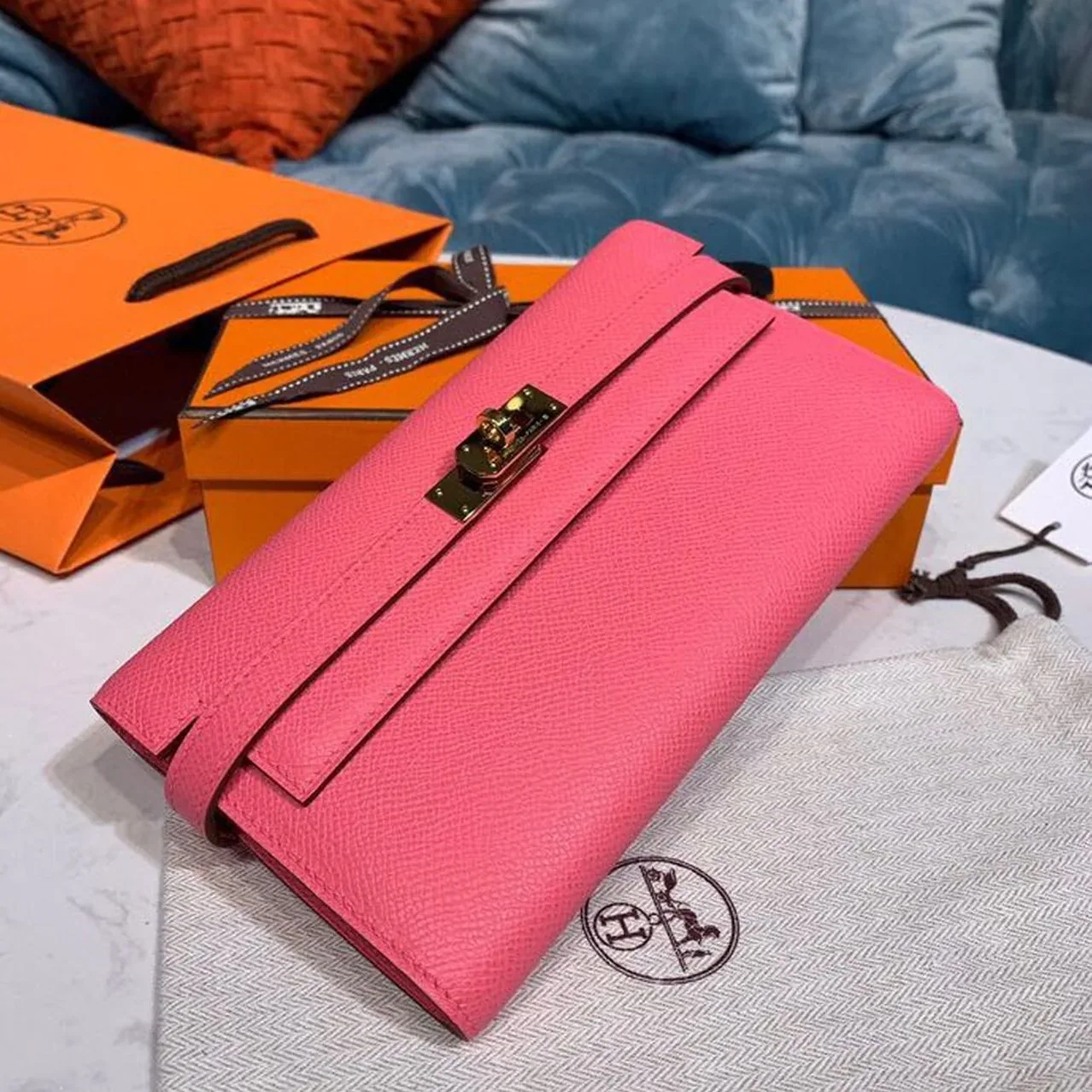 Hermes Kelly Wallet To Go Woc Pink With Gold Toned Hardware Bag / Hermes Kelly Wallet To Go Woc Pink With Gold Toned Hardware Bag /