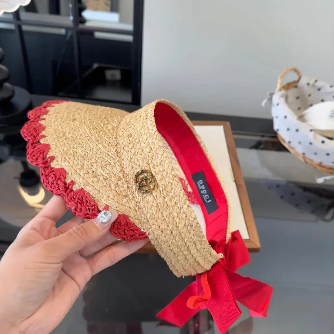 Gucci Crochet-Trimmed Visor Beige/ Red Straw Gucci Crochet-Trimmed Visor Beige/ Red Straw