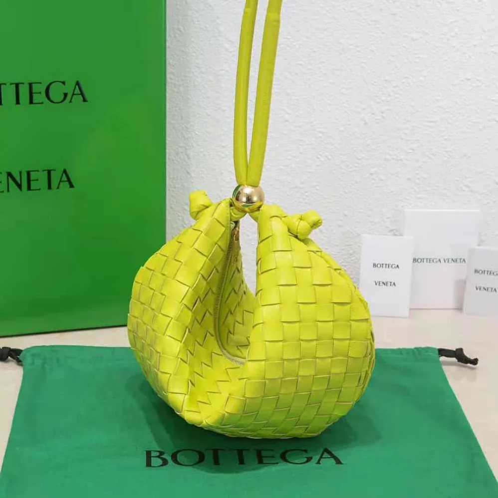 Bottega Veneta Turn Medium Intrecciato Leather Pouch with Adjustable Strap for Women in Lime