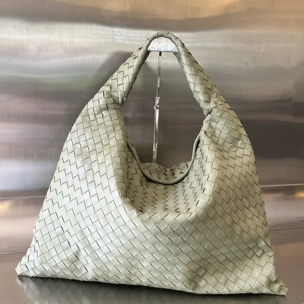 Bottega Veneta Large Hop Shoulder Bag in Calf Leather for Women in Light Green