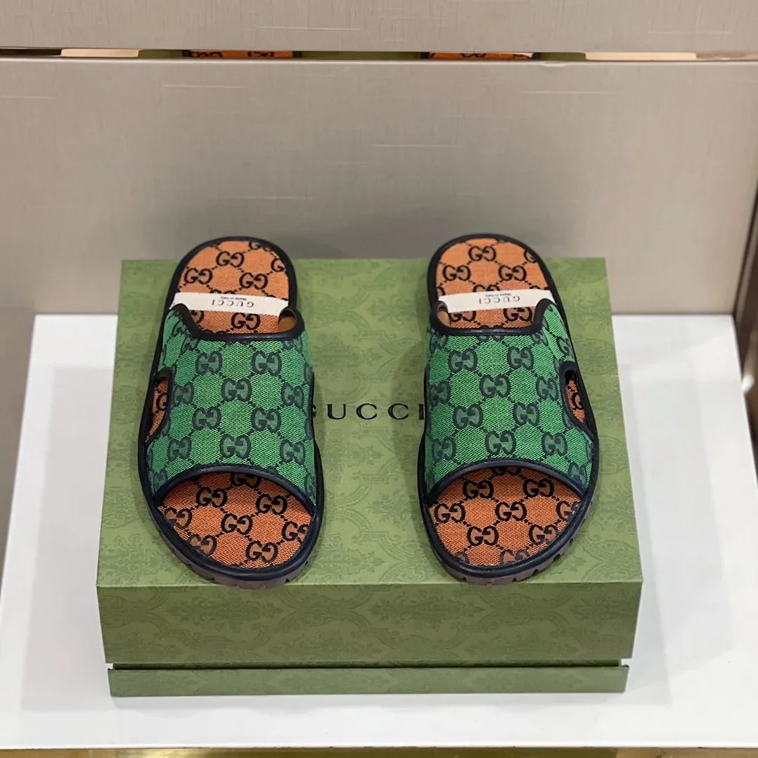 Gucci GG Supreme Slide Sandal Orange And Green for Men Gucci GG Supreme Slide Sandal Orange And Green for Men