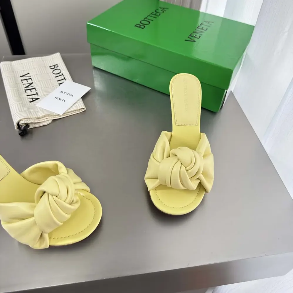 Bottega Veneta Cherry Mule in Supple Nappa Leather for Women in Butter Yellow Bottega Veneta Cherry Mule in Supple Nappa Leather for Women in Butter Yellow