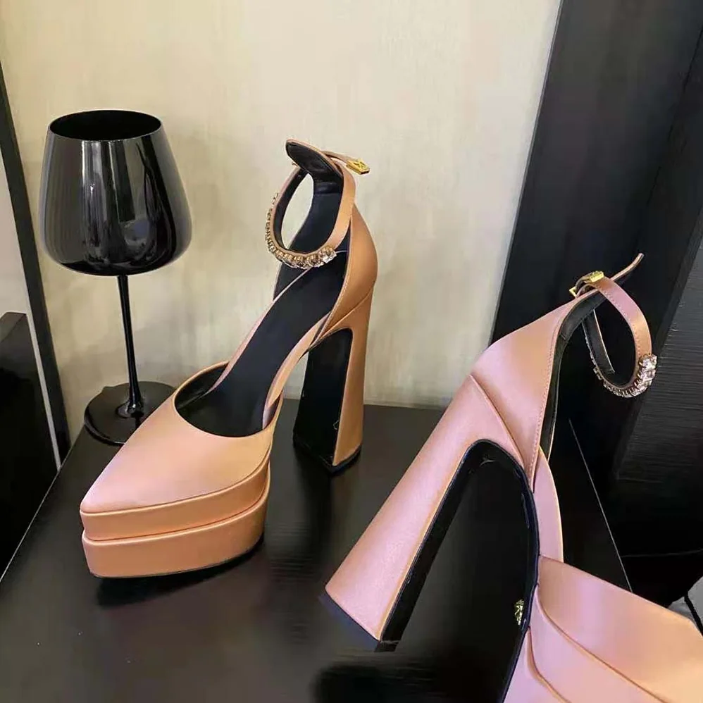 Versace Aevitas Pointy Platform Pumps in 16cm Heel Height for Women in Beige Versace Aevitas Pointy Platform Pumps in 16cm Heel Height for Women in Beige