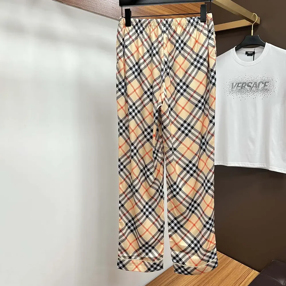 Burberry Check Short for Men in Sleeved Silk Pajama Set