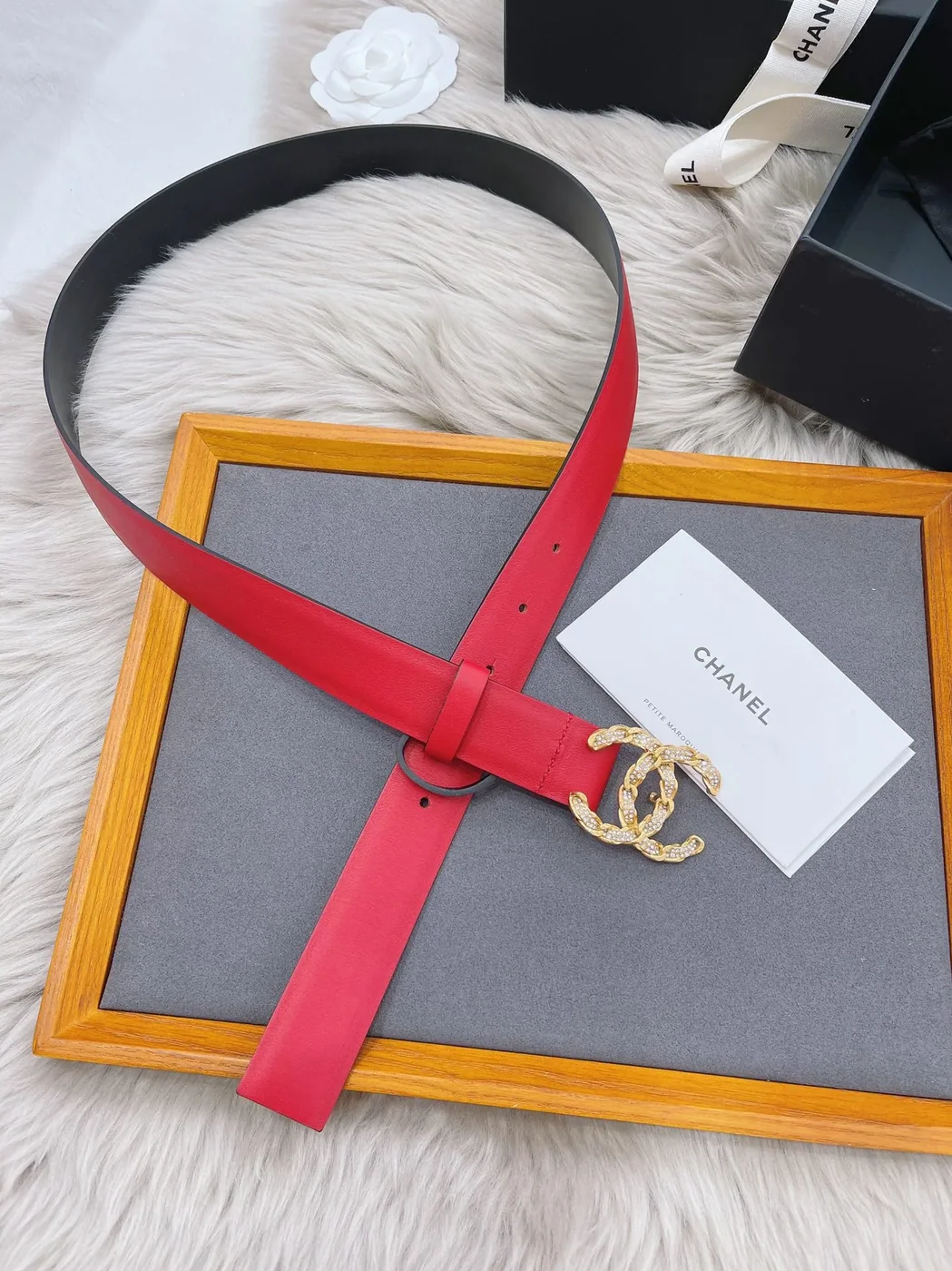 Chanel Shiny Gold Tone Chain Interlocking C Belt Red Chanel Shiny Gold Tone Chain Interlocking C Belt Red