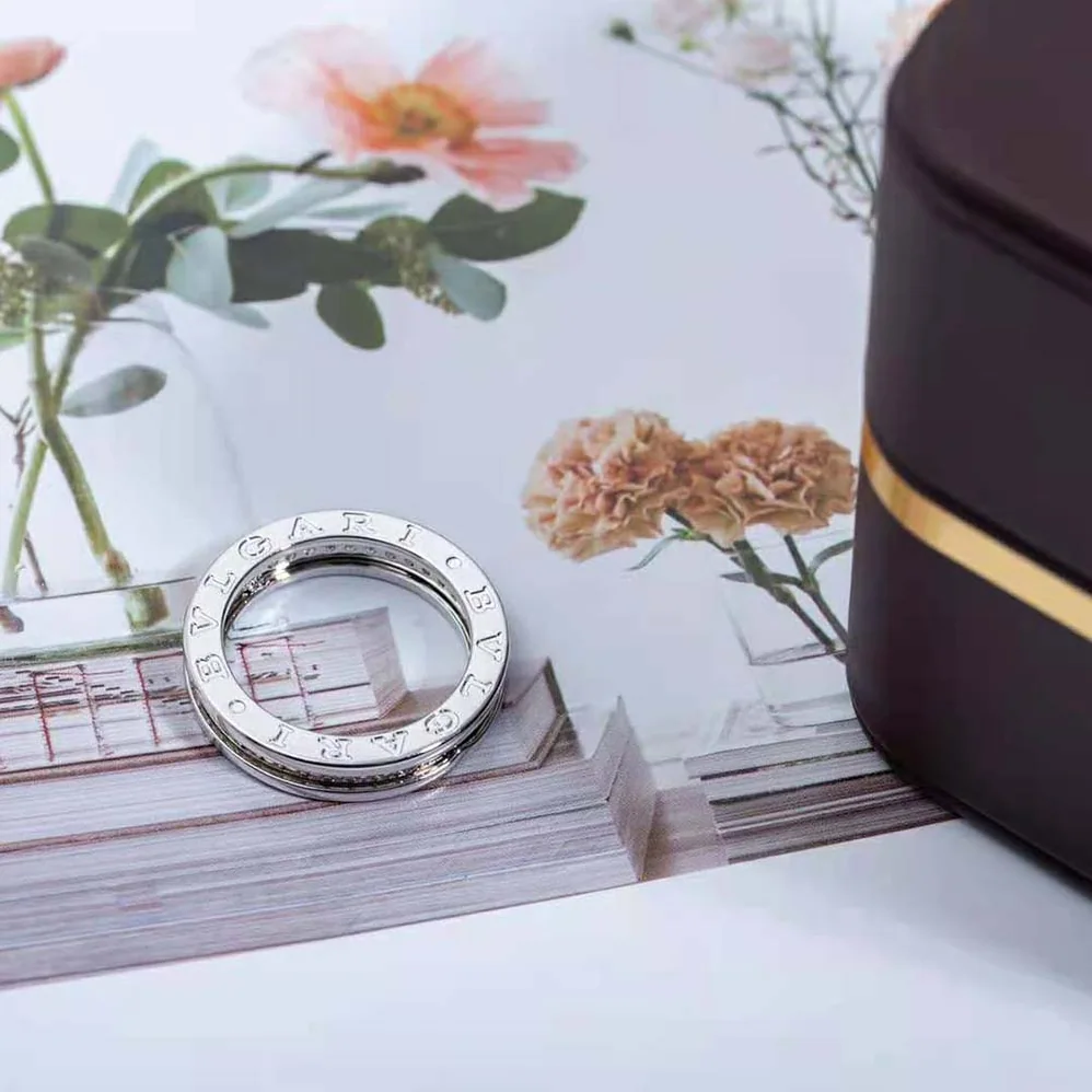 Bvlgari B.zero1 One-Band Ring in 18 KT White Gold Set with Pave Diamonds on the Spiral for Women Bvlgari B.zero1 One-Band Ring in 18 KT White Gold Set with Pave Diamonds on the Spiral for Women