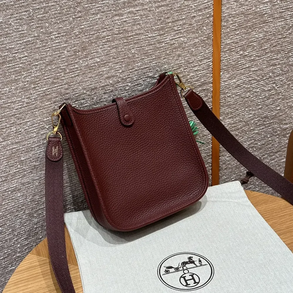 Hermes Evelyne 16 Amazone in Clemence Leather for Women in Maroon/Silver Hermes Evelyne 16 Amazone in Clemence Leather for Women in Maroon/Silver