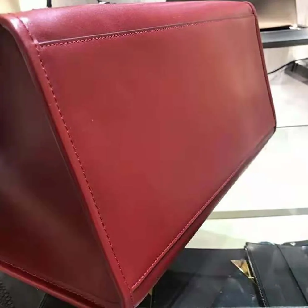 Fendi Sunshine Shopper Burgundy Leather Shopper for Women in Maroon