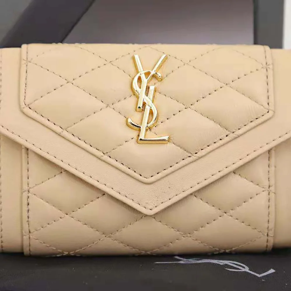 Saint Laurent YSL Vlogo Signature Grainy Calfskin Cardholder wth Zipper for Women in Sandy Saint Laurent YSL Vlogo Signature Grainy Calfskin Cardholder wth Zipper for Women in Sandy