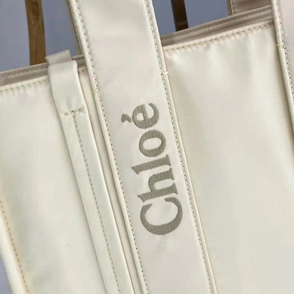 Chloe Medium Woody Tote Bag for Women in White