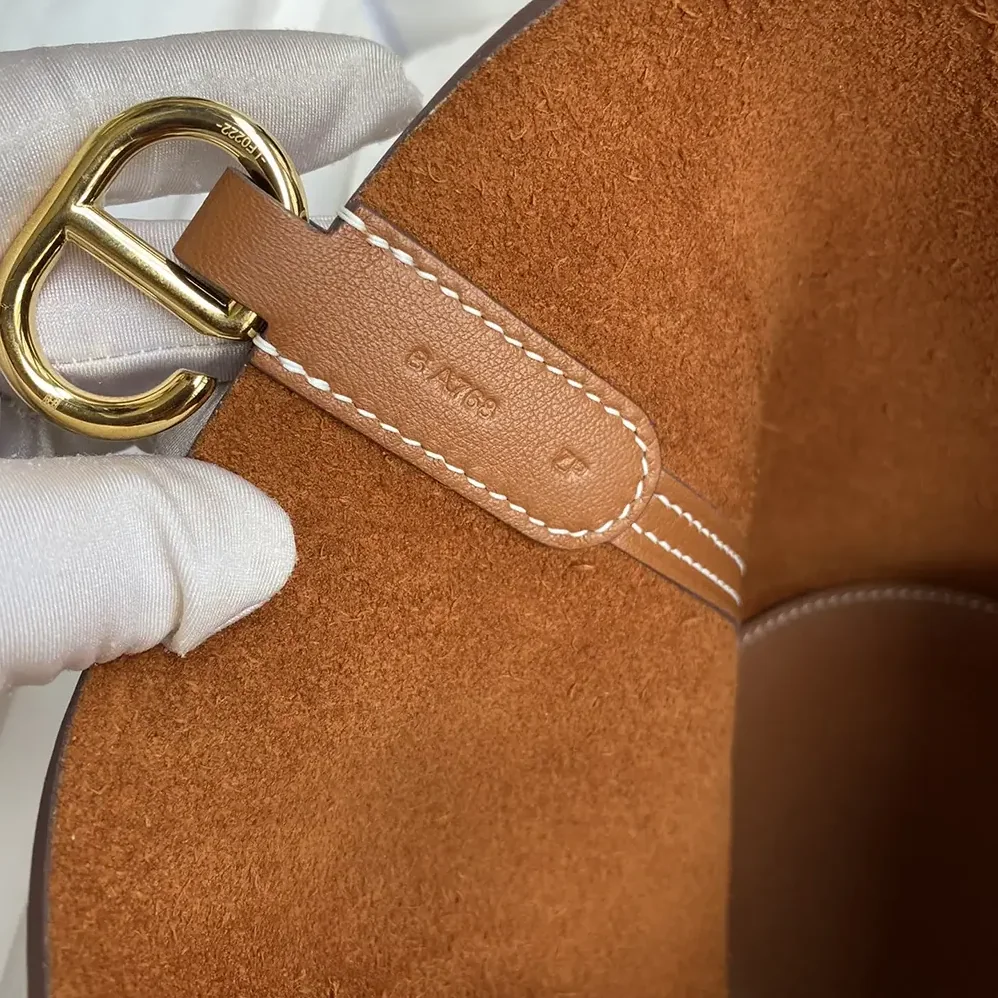 Hermes In the Loop 18 Handbag Clemence Leather for Women in Brown/Gold