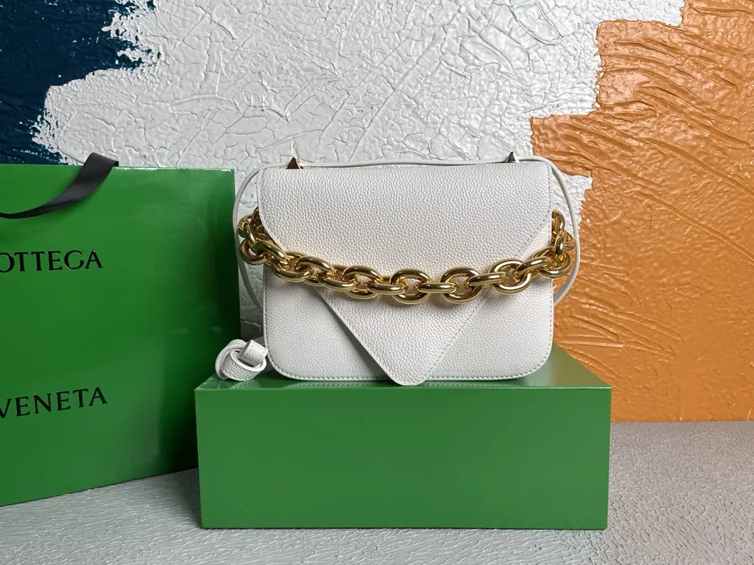 Bottega Veneta Mount White Bottega Veneta Mount White