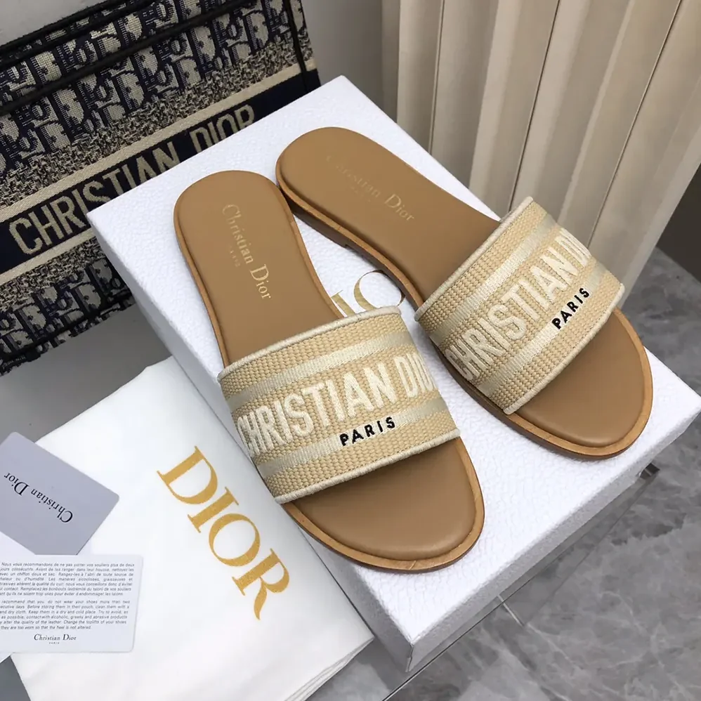 Dior Dioriviera Dway Slide Natural Raffia and White Embroidered Cotton for Women Dior Dioriviera Dway Slide Natural Raffia and White Embroidered Cotton for Women