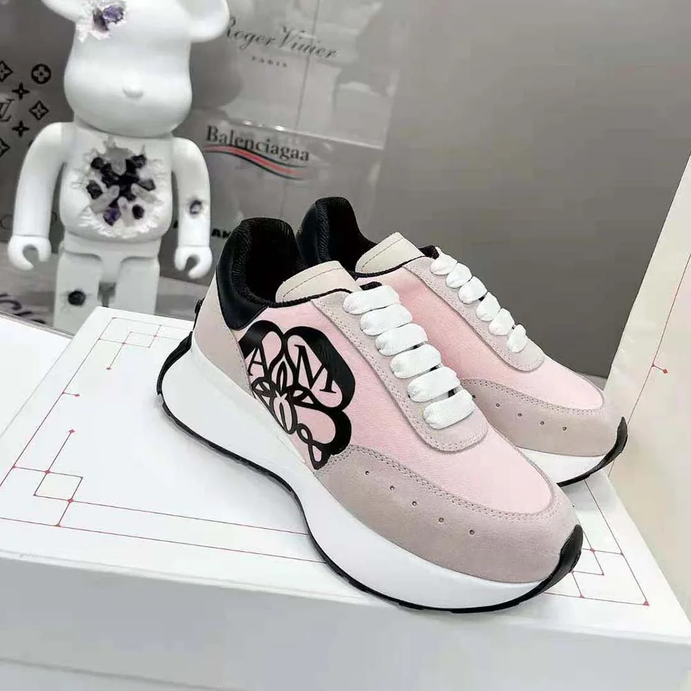 Alexander Mcqueen Sprint Runner in Calf Leather for Unisex in Pink Alexander Mcqueen Sprint Runner in Calf Leather for Unisex in Pink