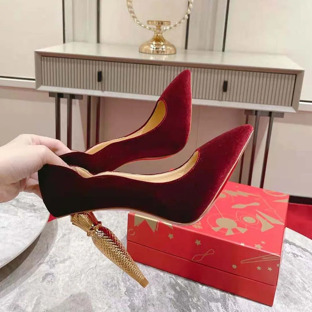 Christian Louboutin Lipchick Pump 100 mm Heel Height for Women in Red