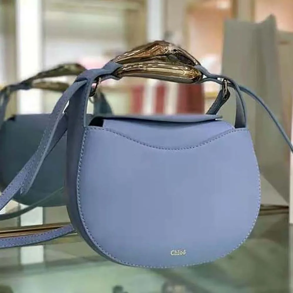 Chloe Kiss Small Purse in Small Grain Calfskin for Women in Blue