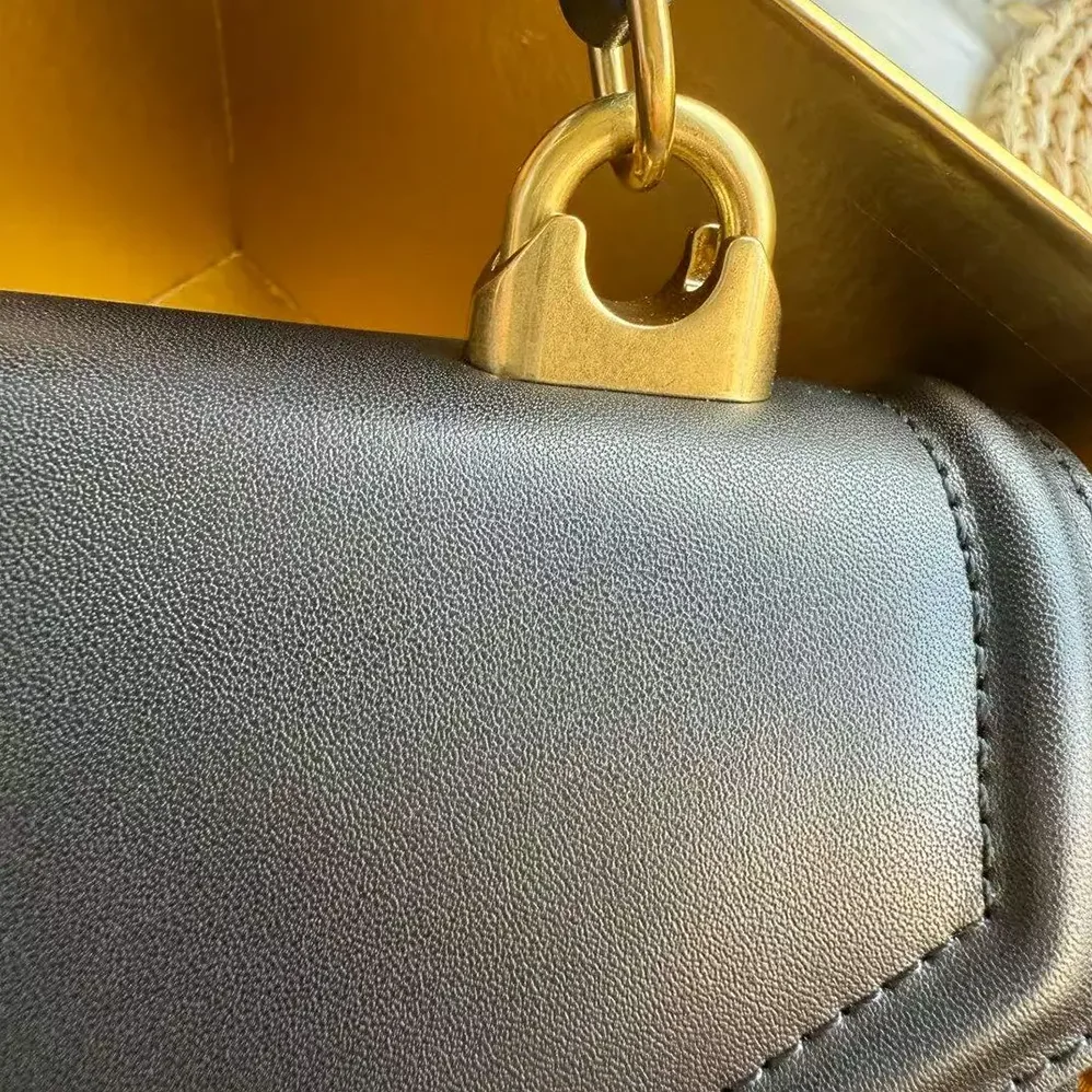 Dolce Gabbana D&G Small Smooth Calfskin Devotion Bag for Women in Black Dolce Gabbana D&G Small Smooth Calfskin Devotion Bag for Women in Black
