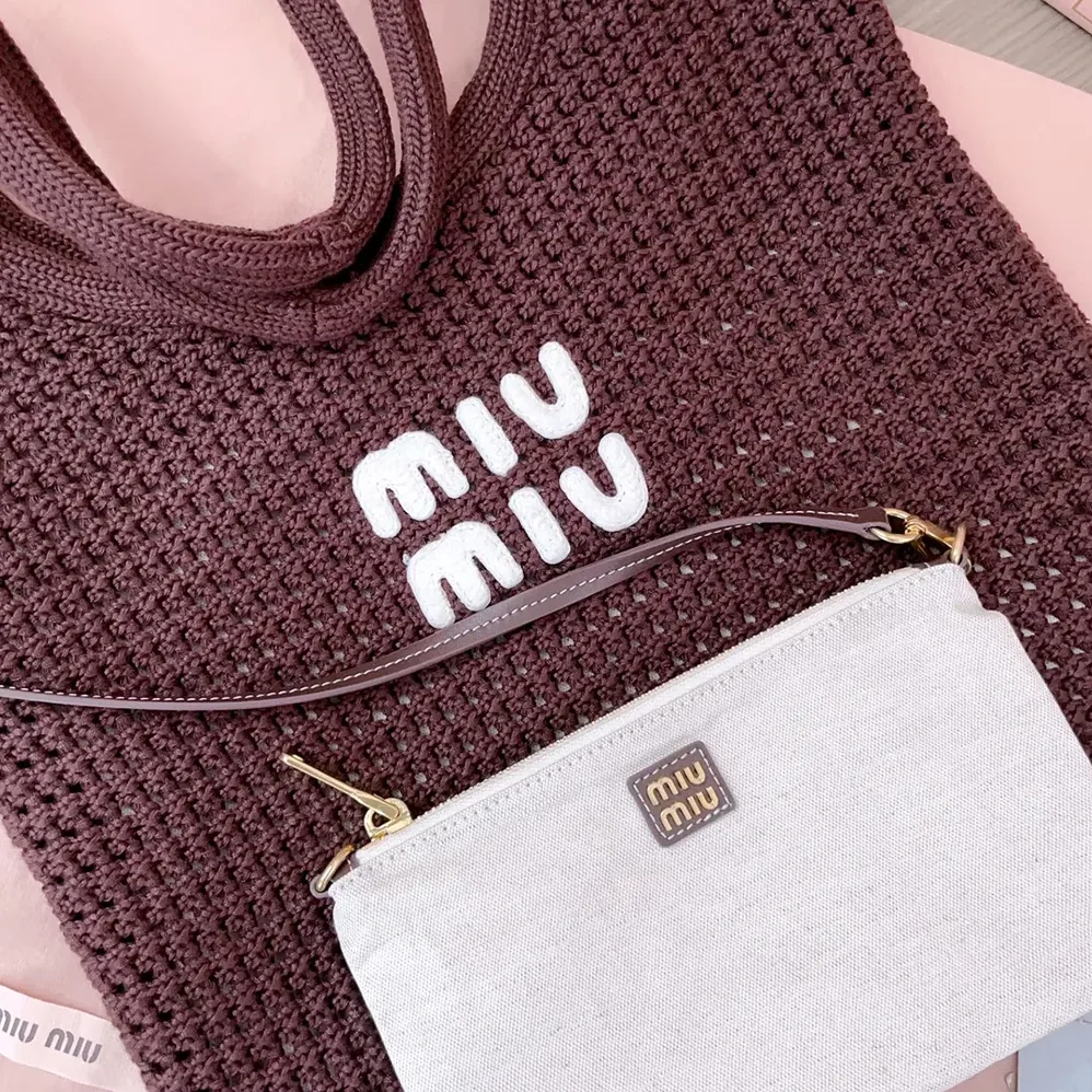 Miu Miu Ivy Raffia for Women in Effect Woven Tote Bag Miu Miu Ivy Raffia for Women in Effect Woven Tote Bag