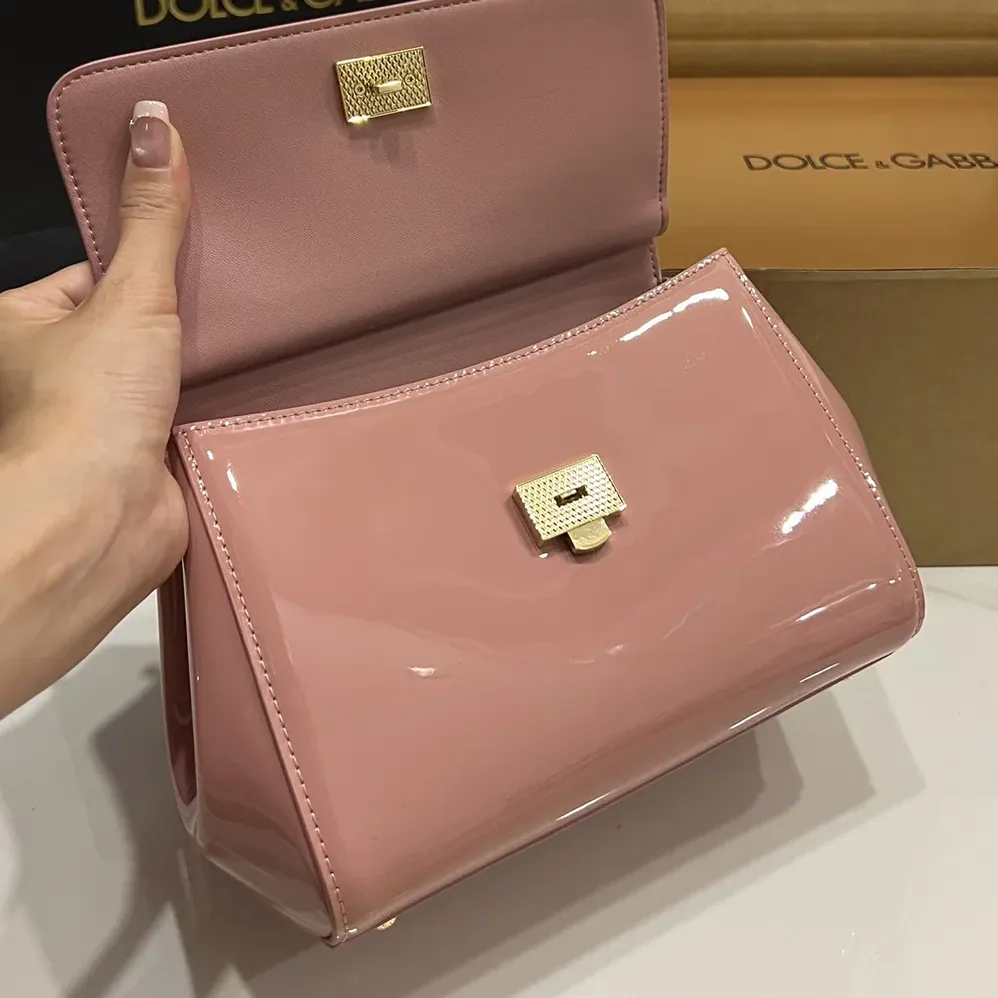 Dolce Gabbana D&G Small Sicily Handbag in Patent Leather for Women in Pink