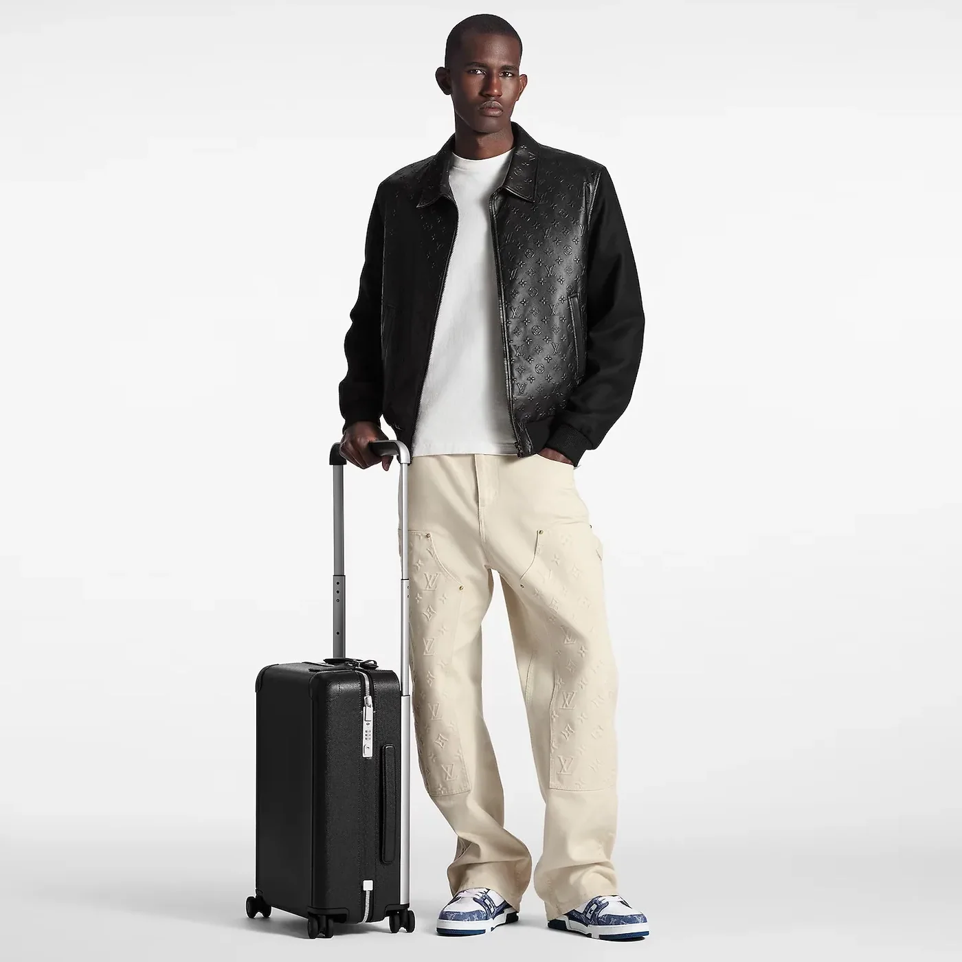 Louis Vuitton Horizon 55 Suitcase / Black Taiga Leather Silver Hardware Louis Vuitton Horizon 55 Suitcase / Black Taiga Leather Silver Hardware