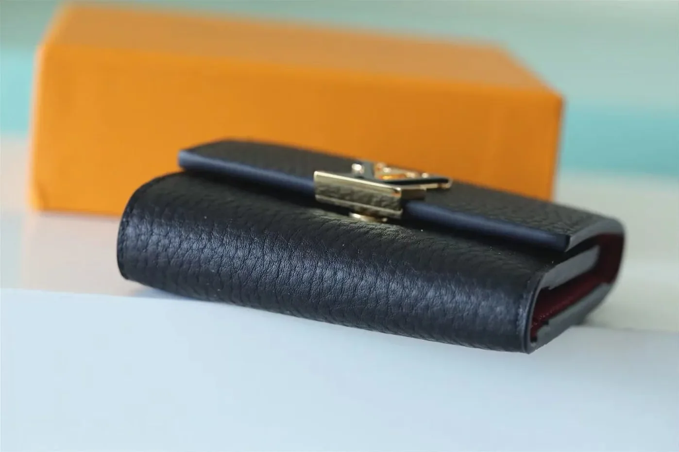 Louis Vuitton Capucines XS Wallet Black / Louis Vuitton Capucines XS Wallet Black /