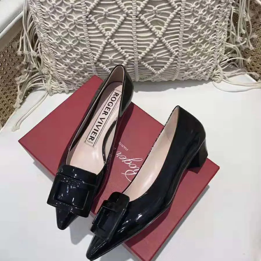 Roger Vivier Gommettine Ballerinas for Women in Black Roger Vivier Gommettine Ballerinas for Women in Black
