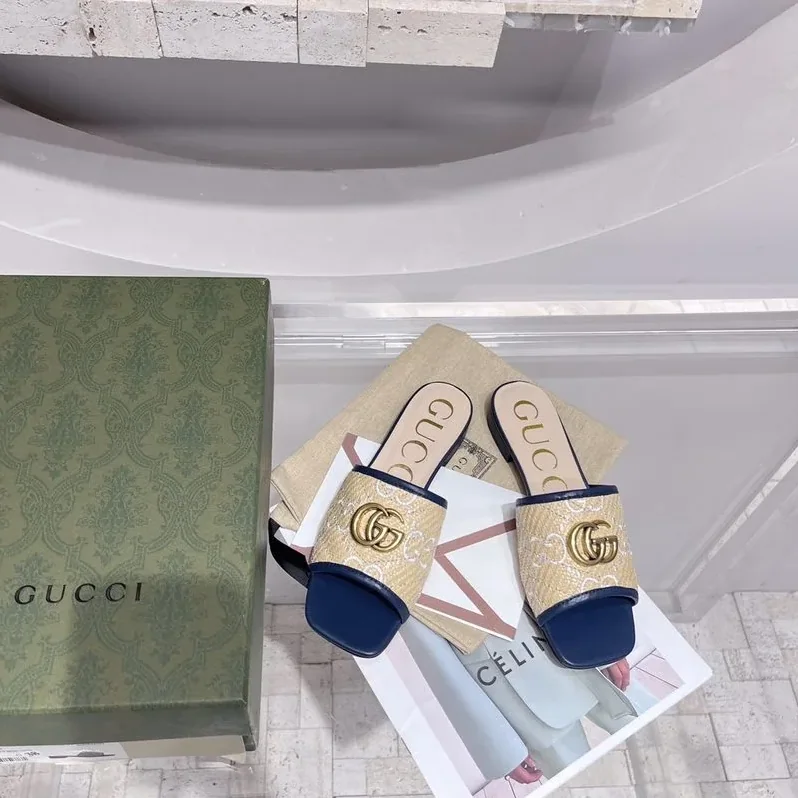 Gucci GG Raffia Effect Slide Purple for Women