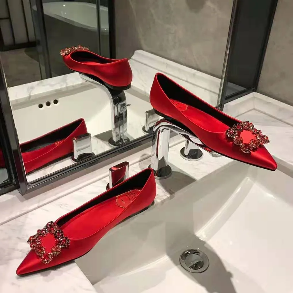 Roger Vivier Flower Strass Buckle Ballerinas Silk Satin for Women in Red