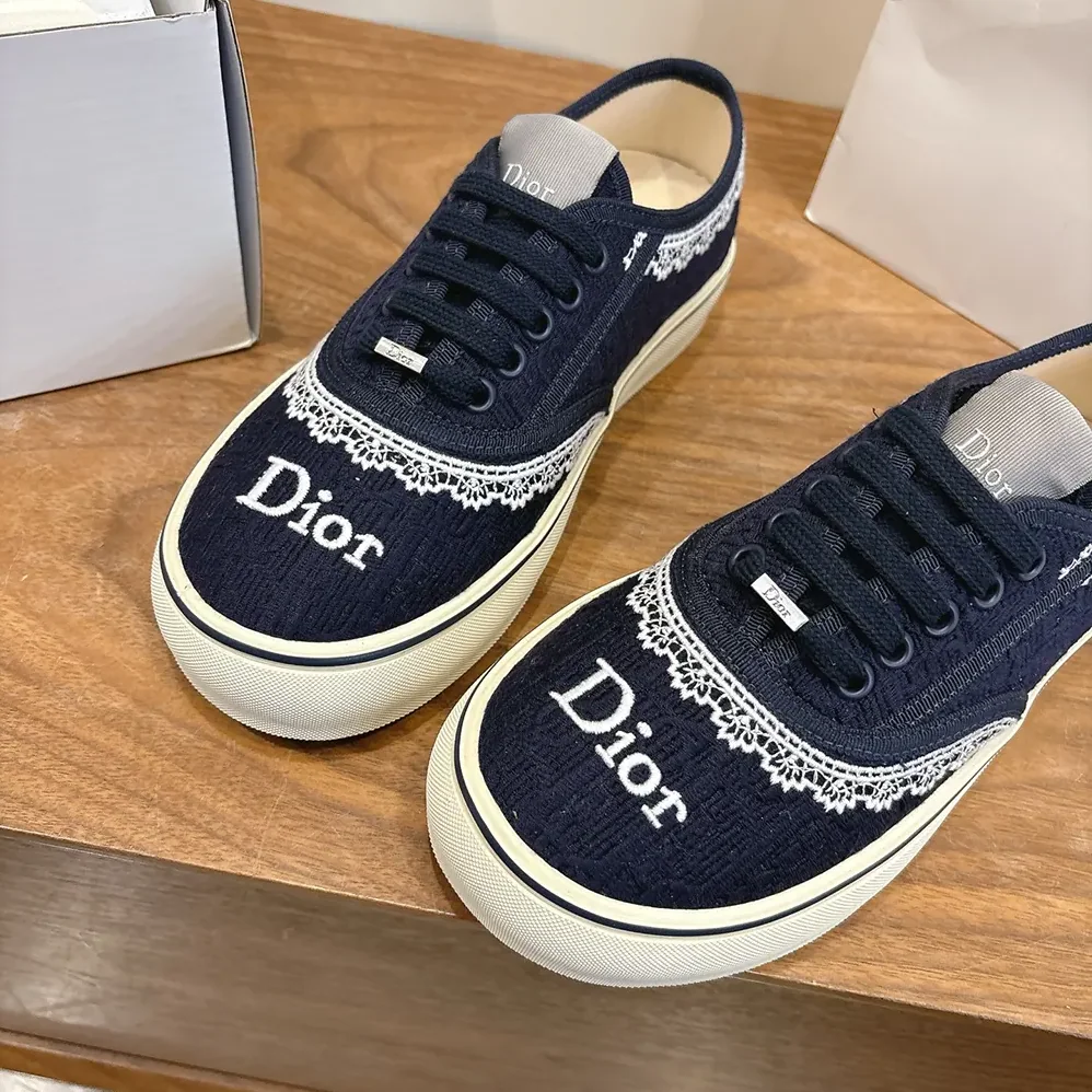 Dior Saltwind Sneaker Blue Dior Oblique Embroidered Cotton and White Lace for Unisex