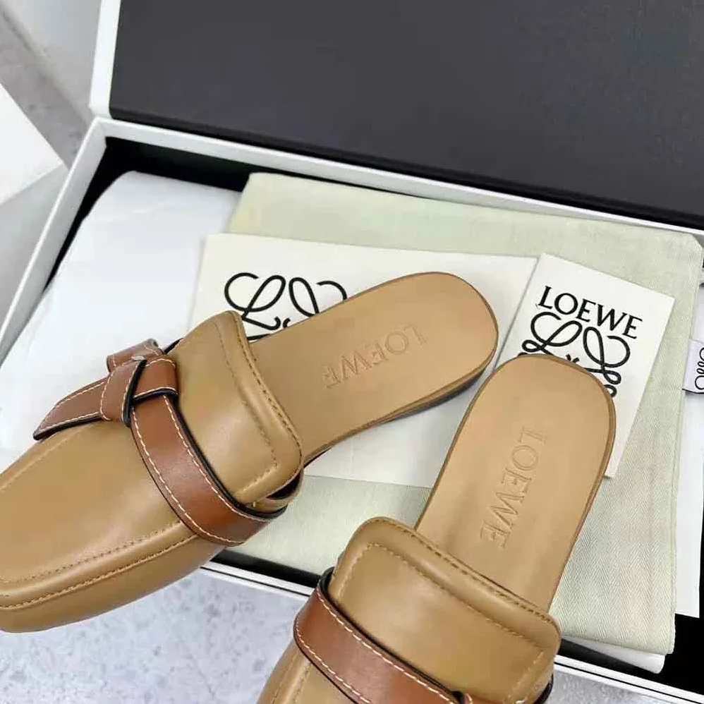 Loewe Gate Flat Mule in Calfskin for Women in Brown Loewe Gate Flat Mule in Calfskin for Women in Brown