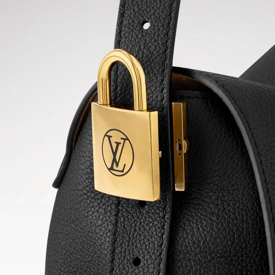 Louis Vuitton Low Key Messenger Black /