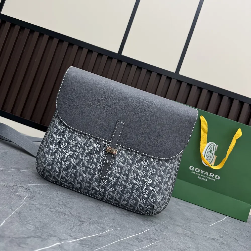 Goyard Coursier Messenger Bag for Unisex in Grey