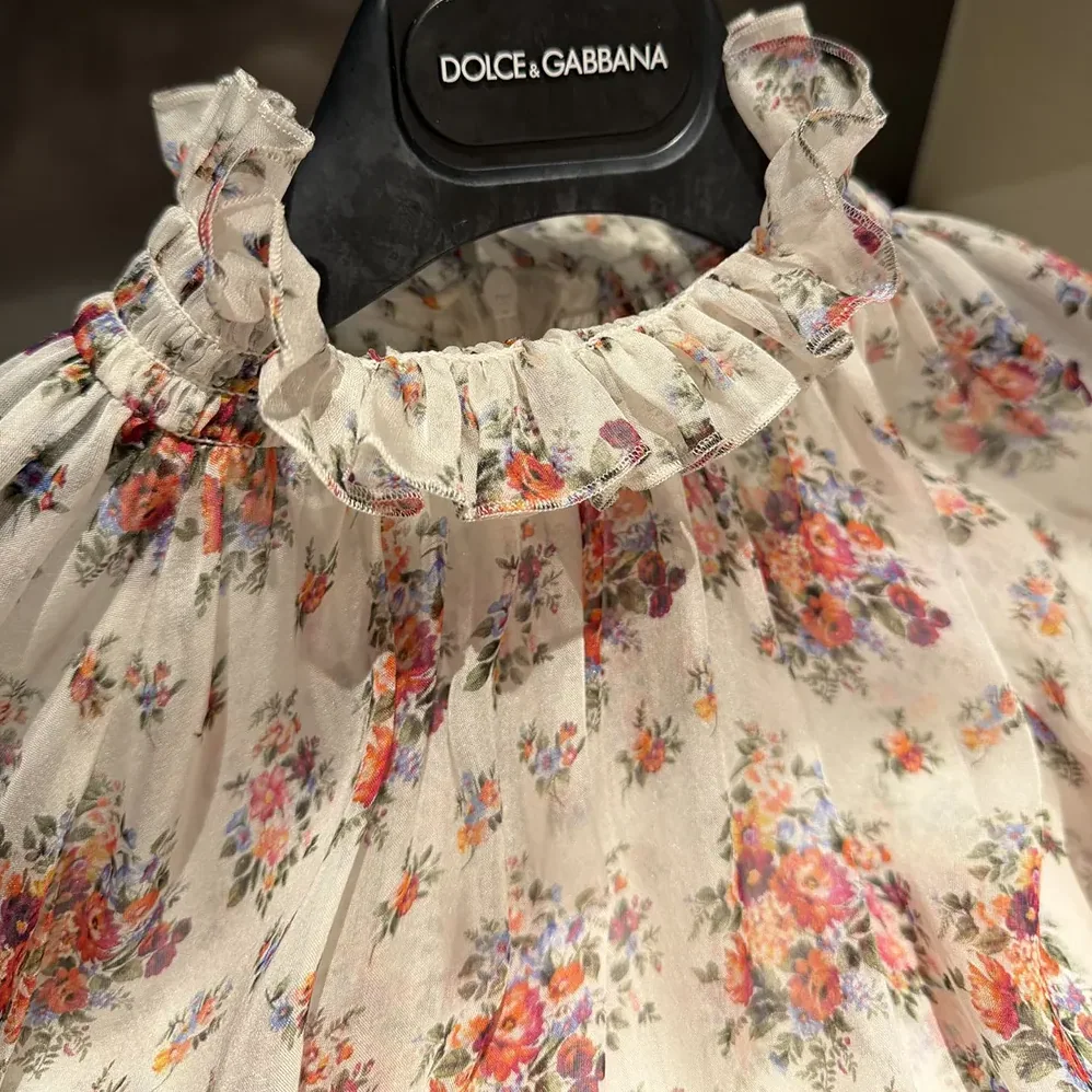 Dolce Gabbana D&G Small Flower Bouquets for Women in Print Chiffon Top Dolce Gabbana D&G Small Flower Bouquets for Women in Print Chiffon Top