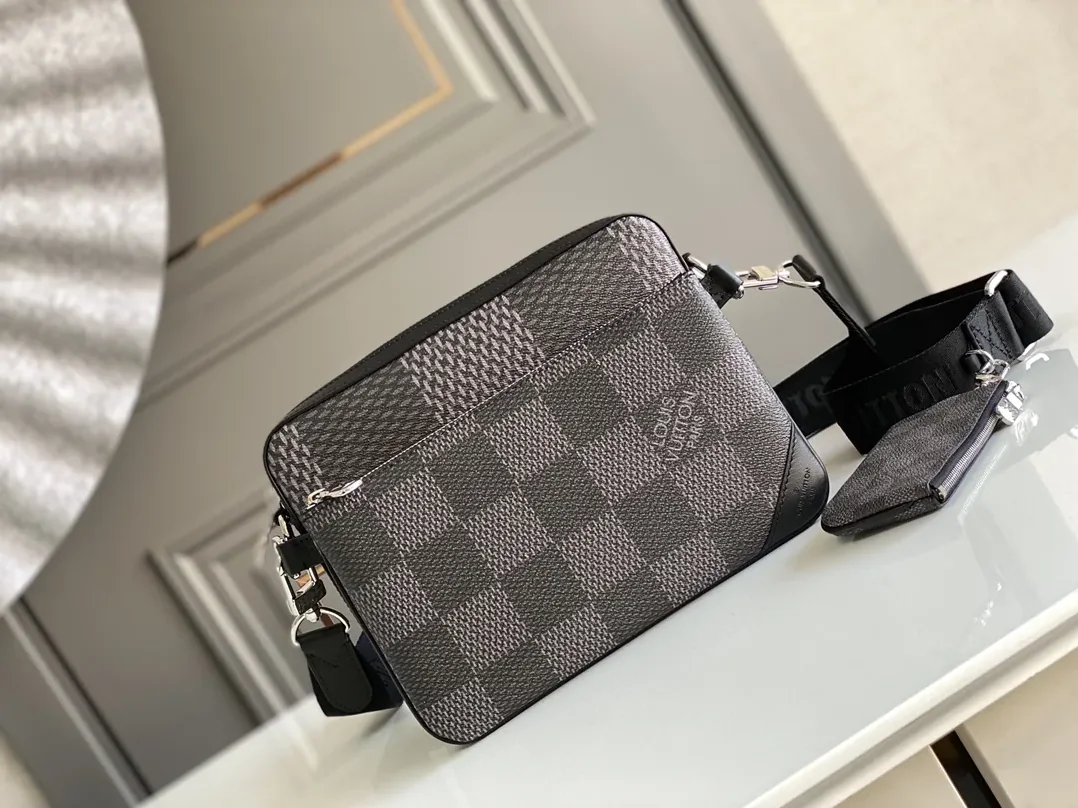 Louis Vuitton Trio Messenger Damier Graphite Black Louis Vuitton Trio Messenger Damier Graphite Black