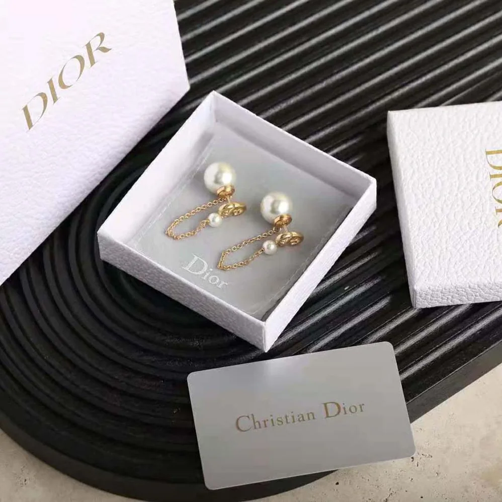 Dior Tribales Earrings Gold-Finish Metal and White Resin Pearls for Women Dior Tribales Earrings Gold-Finish Metal and White Resin Pearls for Women
