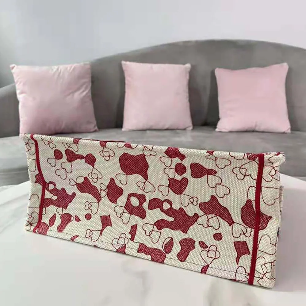 Dior Dioramour Dior Book Tote Red and White D for Women in Royaume D Amour Embroidery Dior Dioramour Dior Book Tote Red and White D for Women in Royaume D Amour Embroidery