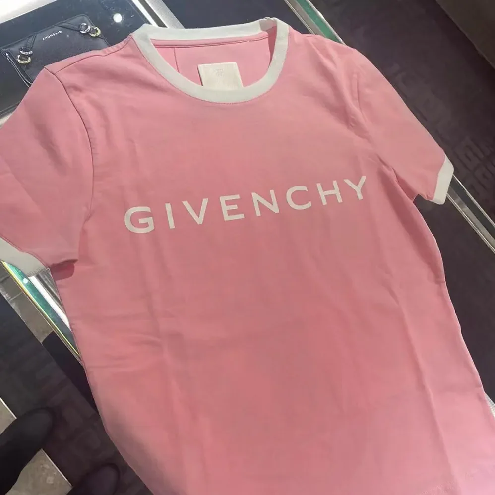 Givenchy Archetype Slim Fit T-shirt in Cotton for Women in Pink/White