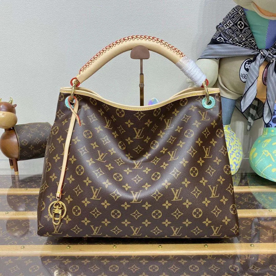 Louis Vuitton Artsy MM Monogram Canvas Brown / LV